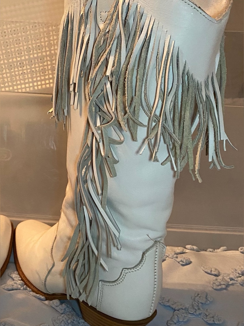 Dingo, white leather fringe cowboy boots size 6, Preloved - Picture 5 of 16